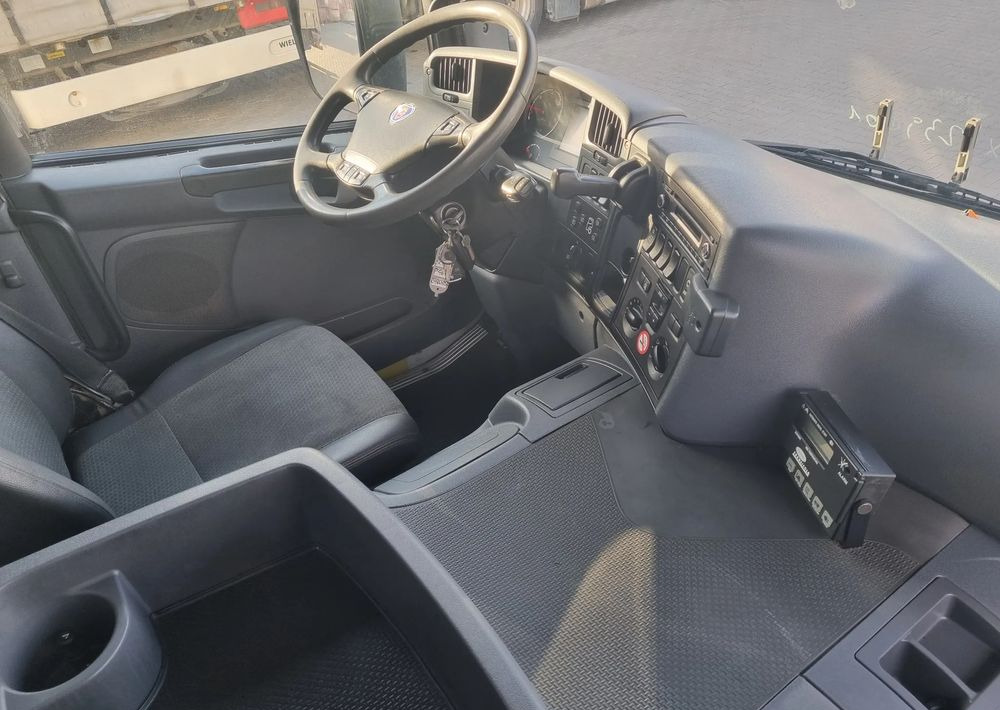 Kravas automašīna refrižerators Scania P400: foto 6