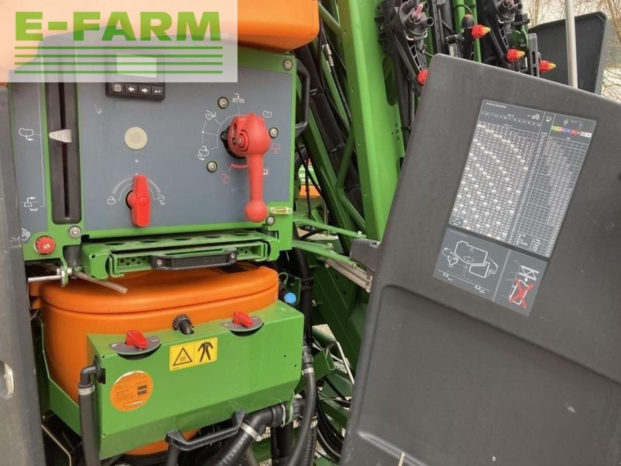 Amazone uf 2002, 25 cm düsenabstand - Uzkarināmais miglotājs: foto 4 Amazone uf 2002, 25 cm düsenabstand - Uzkarināmais miglotājs: foto 4