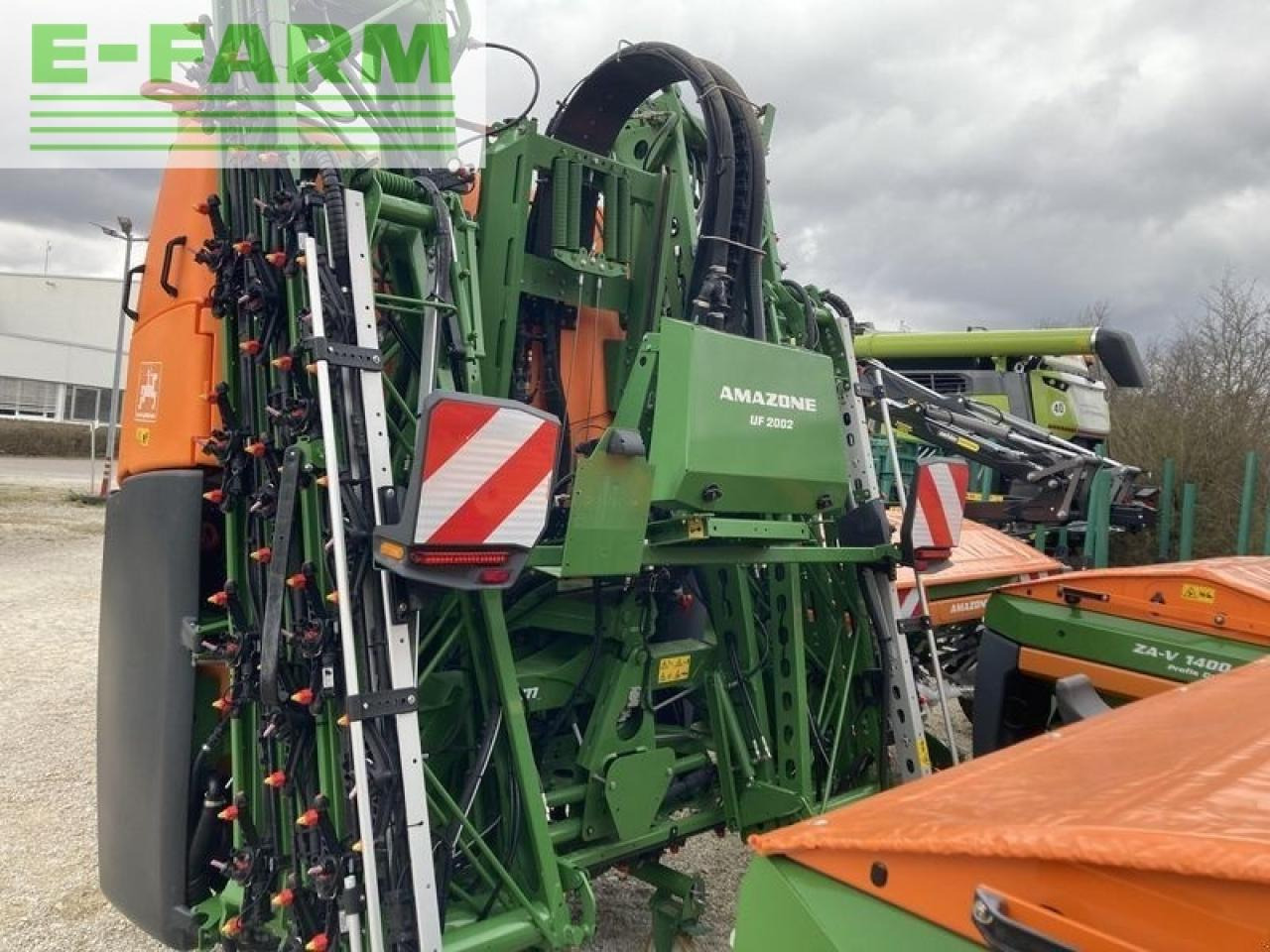 Amazone uf 2002, 25 cm düsenabstand - Uzkarināmais miglotājs: foto 3 Amazone uf 2002, 25 cm düsenabstand - Uzkarināmais miglotājs: foto 3