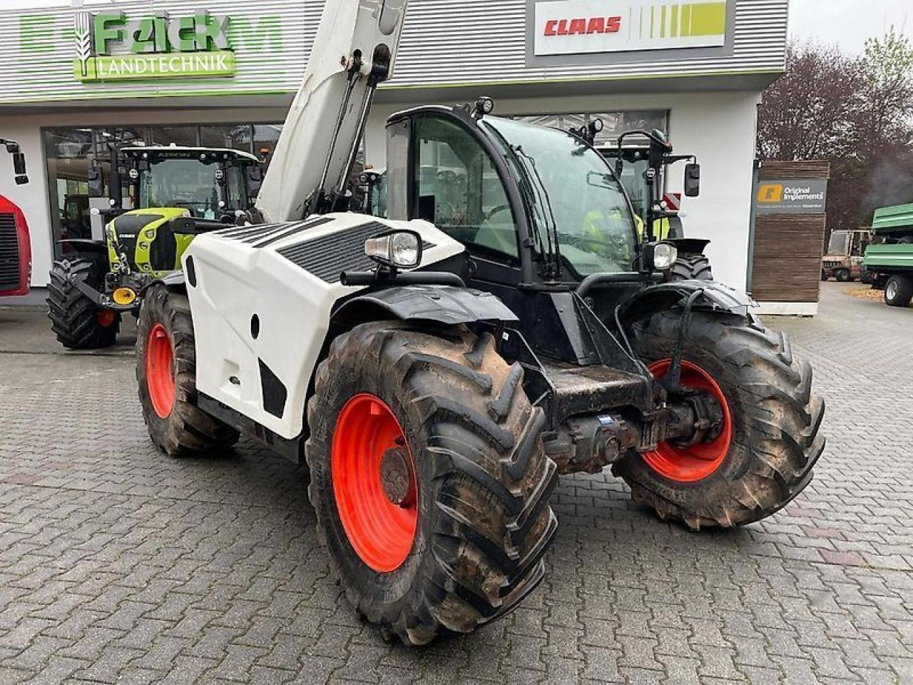 Bobcat tl38.70 - Teleskopiskais iekrāvējs: foto 1 Bobcat tl38.70 - Teleskopiskais iekrāvējs: foto 1