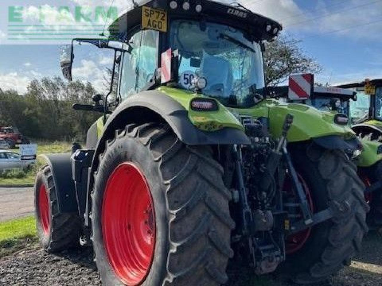 Traktors CLAAS AXION 830: foto 6
