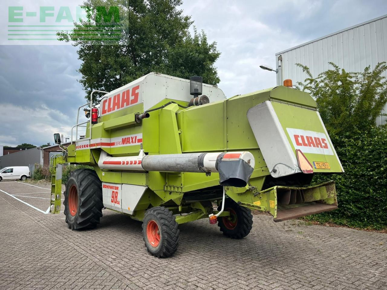 CLAAS Dominator 98 SL Maxi - Labības kombains: foto 2 CLAAS Dominator 98 SL Maxi - Labības kombains: foto 2