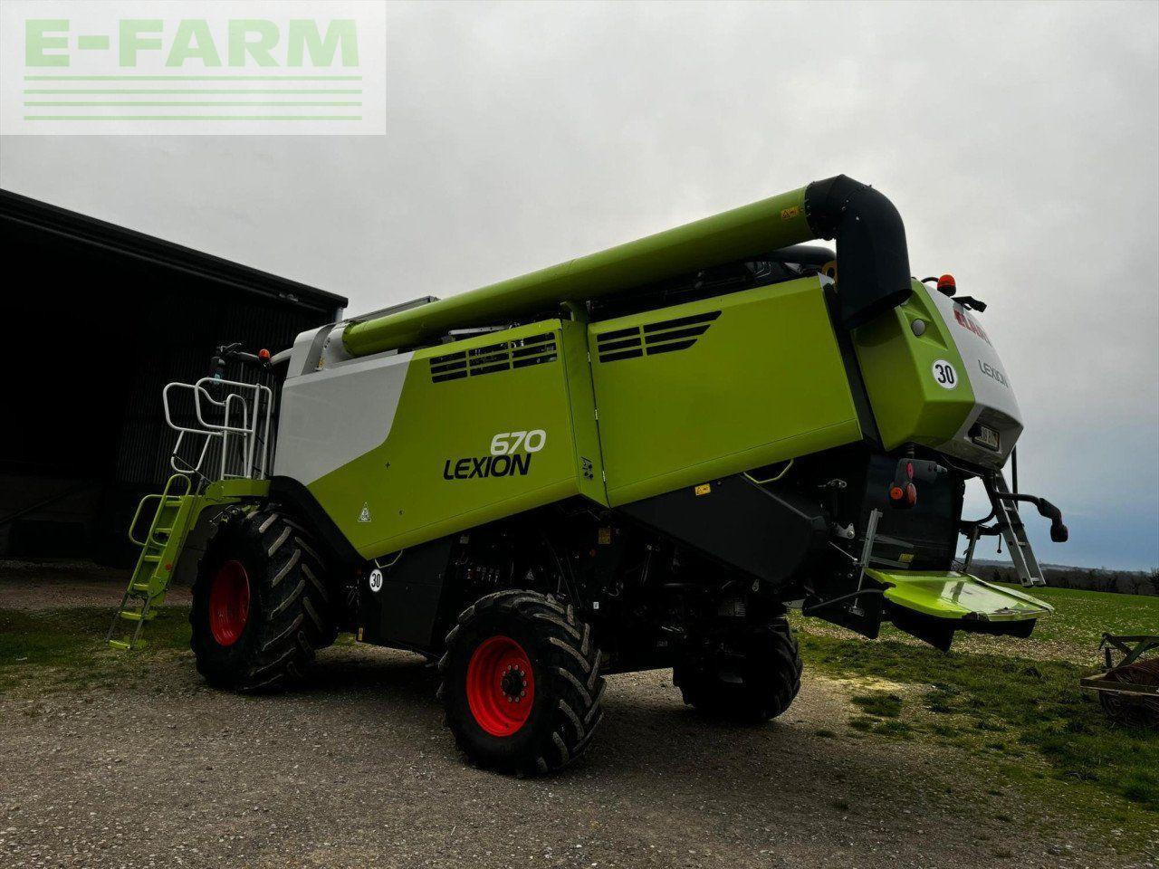 Labības kombains CLAAS LEXION 670 M: foto 8
