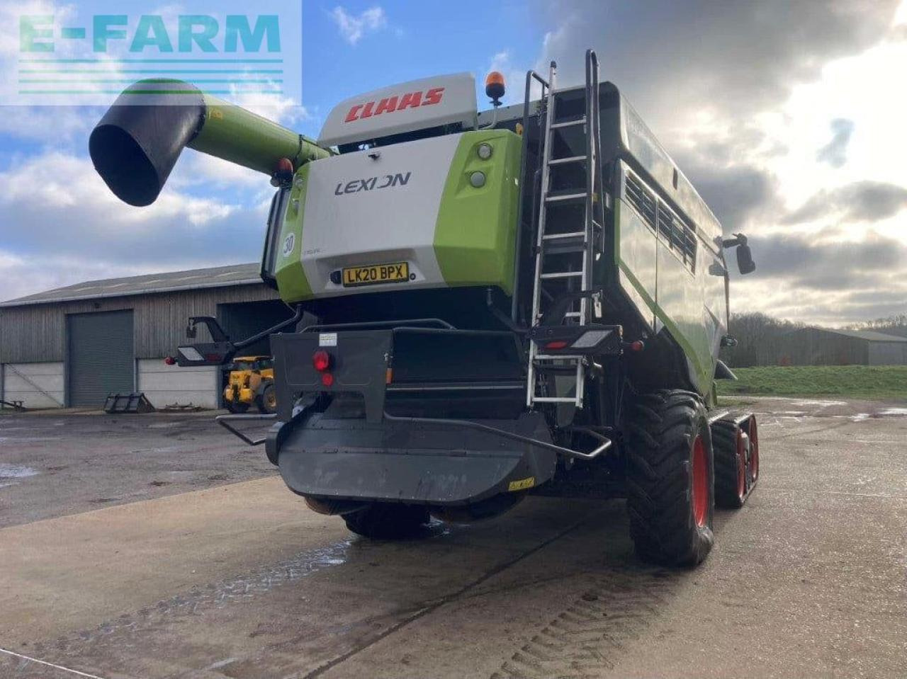 Labības kombains CLAAS LEXION 8700 TT: foto 9
