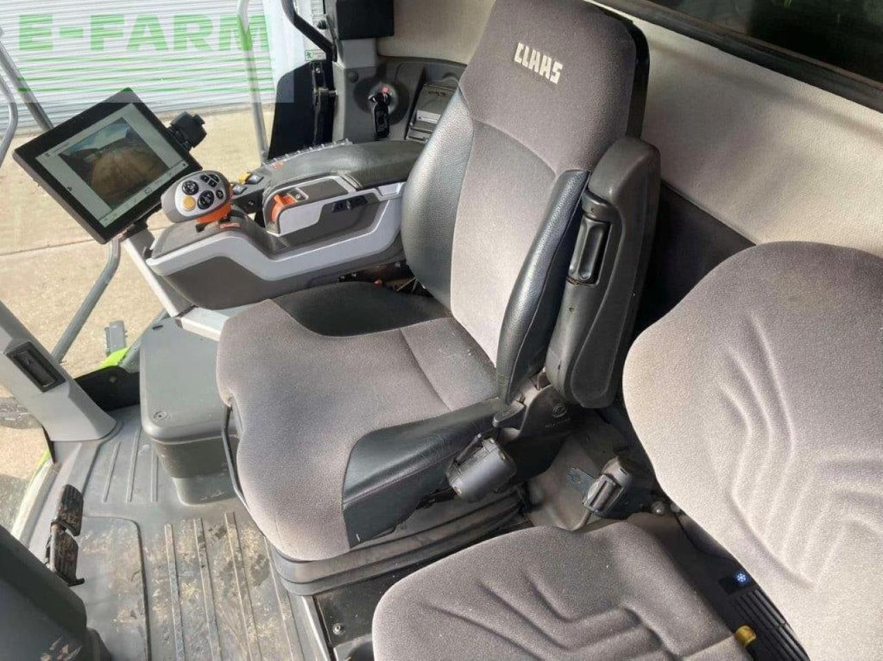 Labības kombains CLAAS LEXION 8700 TT: foto 7