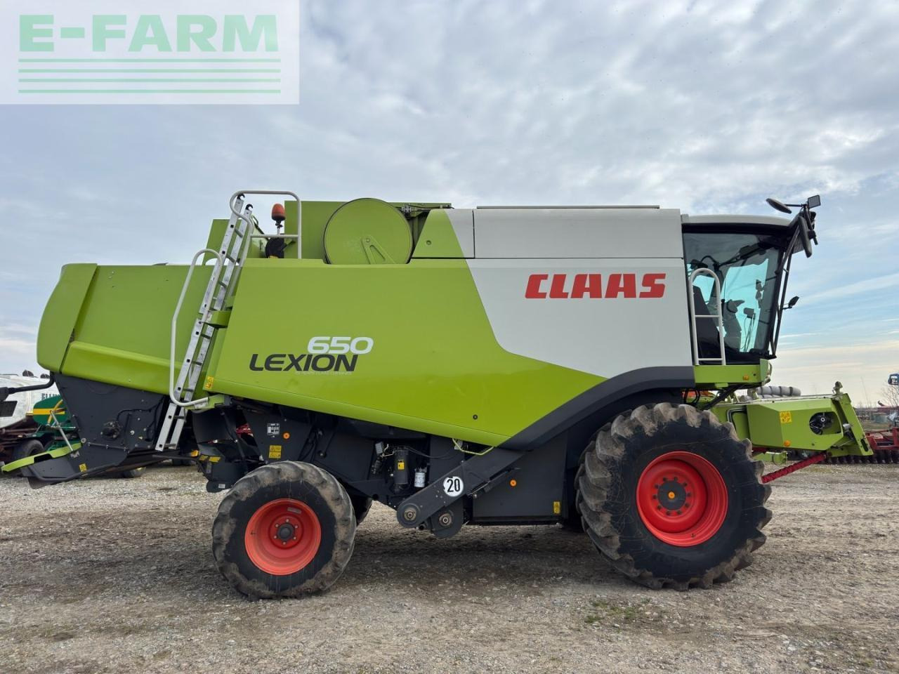 CLAAS Lexion 650 - Labības kombains: foto 4 CLAAS Lexion 650 - Labības kombains: foto 4