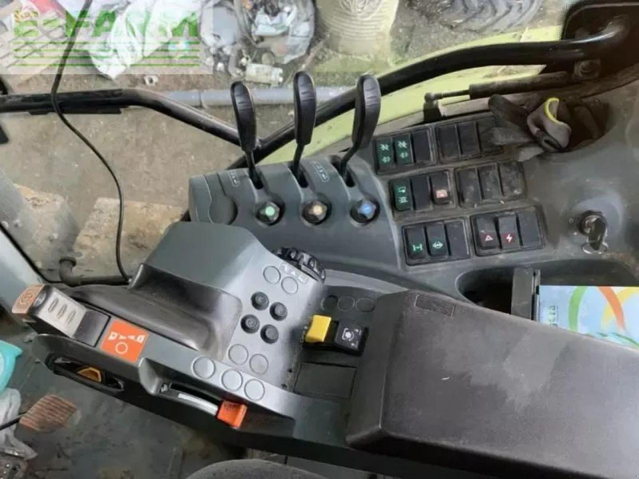 Traktors CLAAS arion 620: foto 9