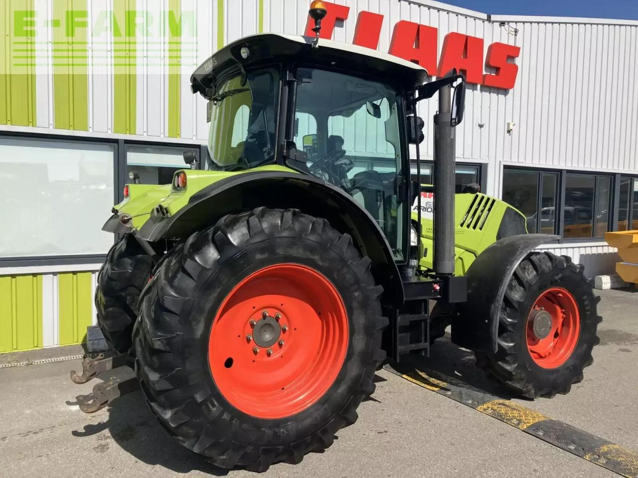 CLAAS arion 630 t4i cis CIS - Traktors: foto 2 CLAAS arion 630 t4i cis CIS - Traktors: foto 2