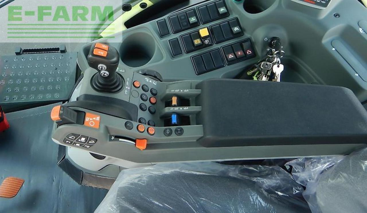 CLAAS axion 800 cis+ hexashift HEXASHIFT CIS+ - Traktors: foto 5 CLAAS axion 800 cis+ hexashift HEXASHIFT CIS+ - Traktors: foto 5