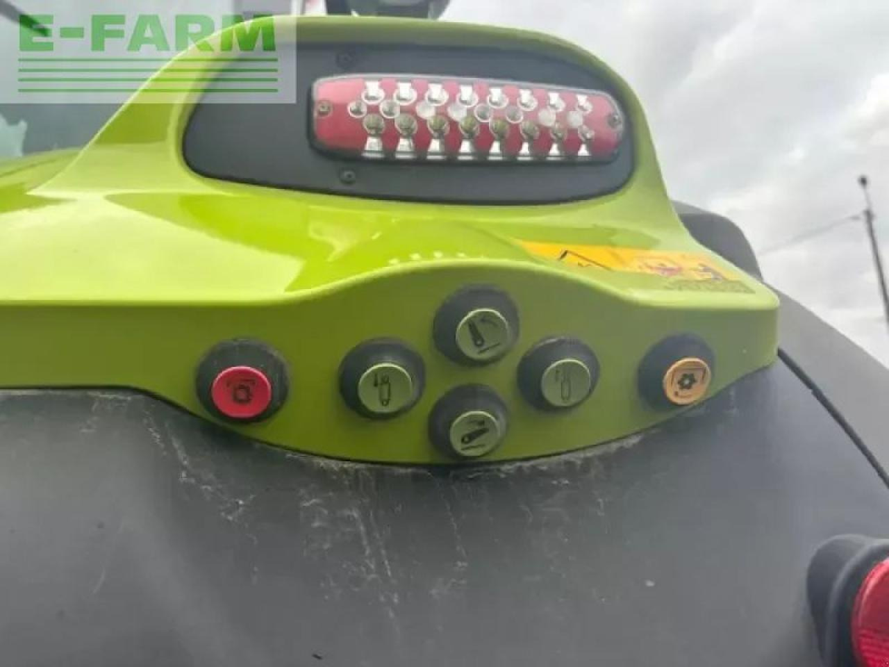 Traktors CLAAS axion 810: foto 6