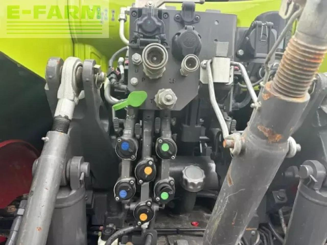 Traktors CLAAS axion 810: foto 7