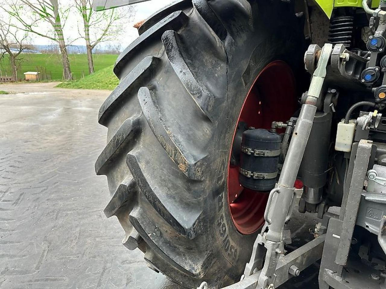 Traktors CLAAS axion 810: foto 22