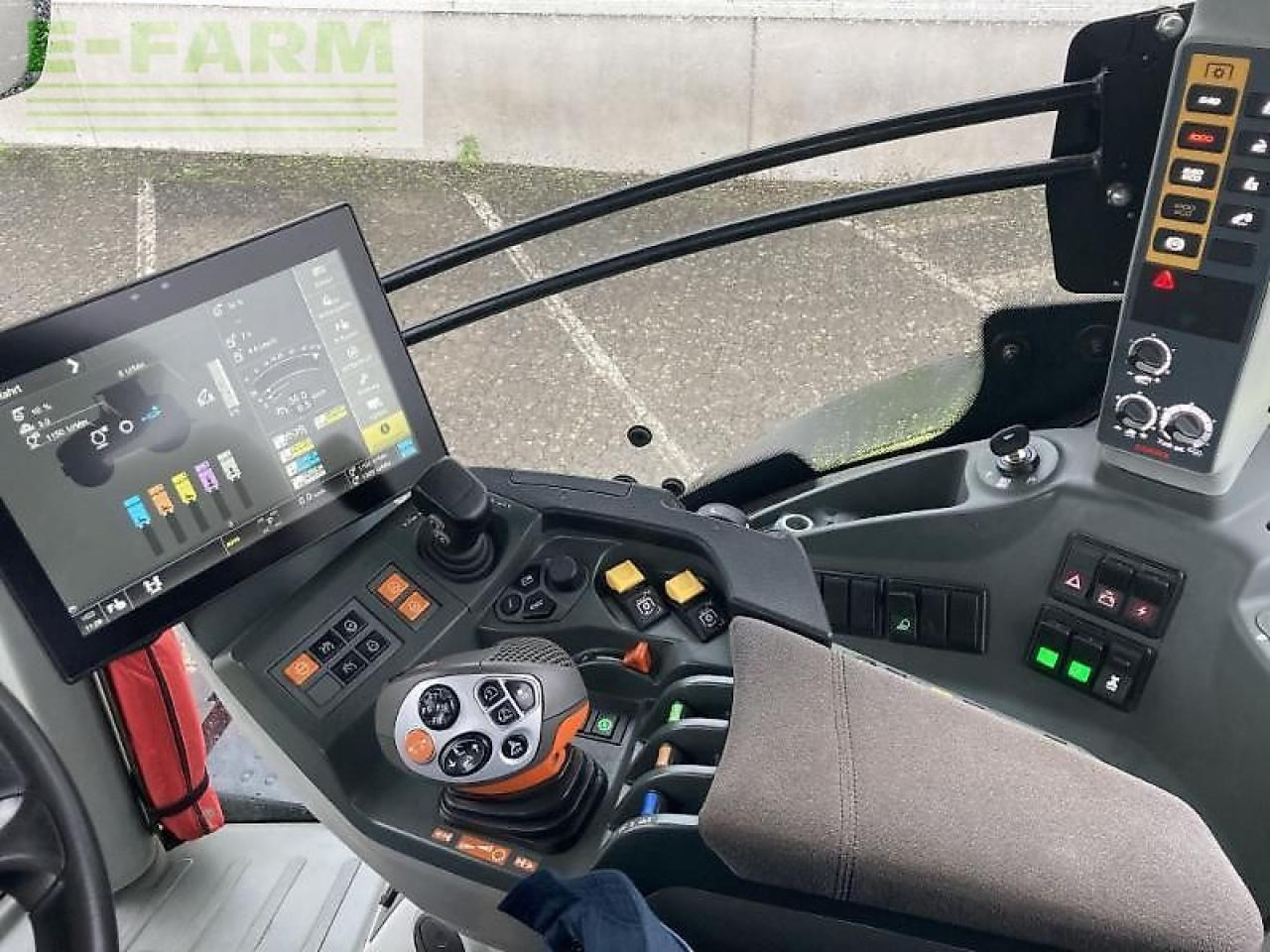 Traktors CLAAS axion 810: foto 11