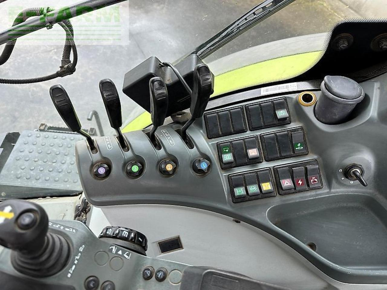 Traktors CLAAS axion 810: foto 33
