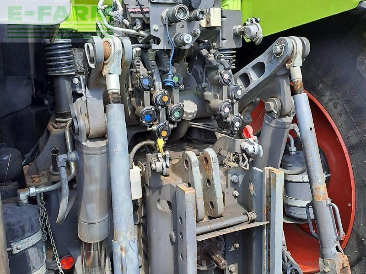 CLAAS axion 830 c-matic CMATIC - Traktors: foto 3 CLAAS axion 830 c-matic CMATIC - Traktors: foto 3