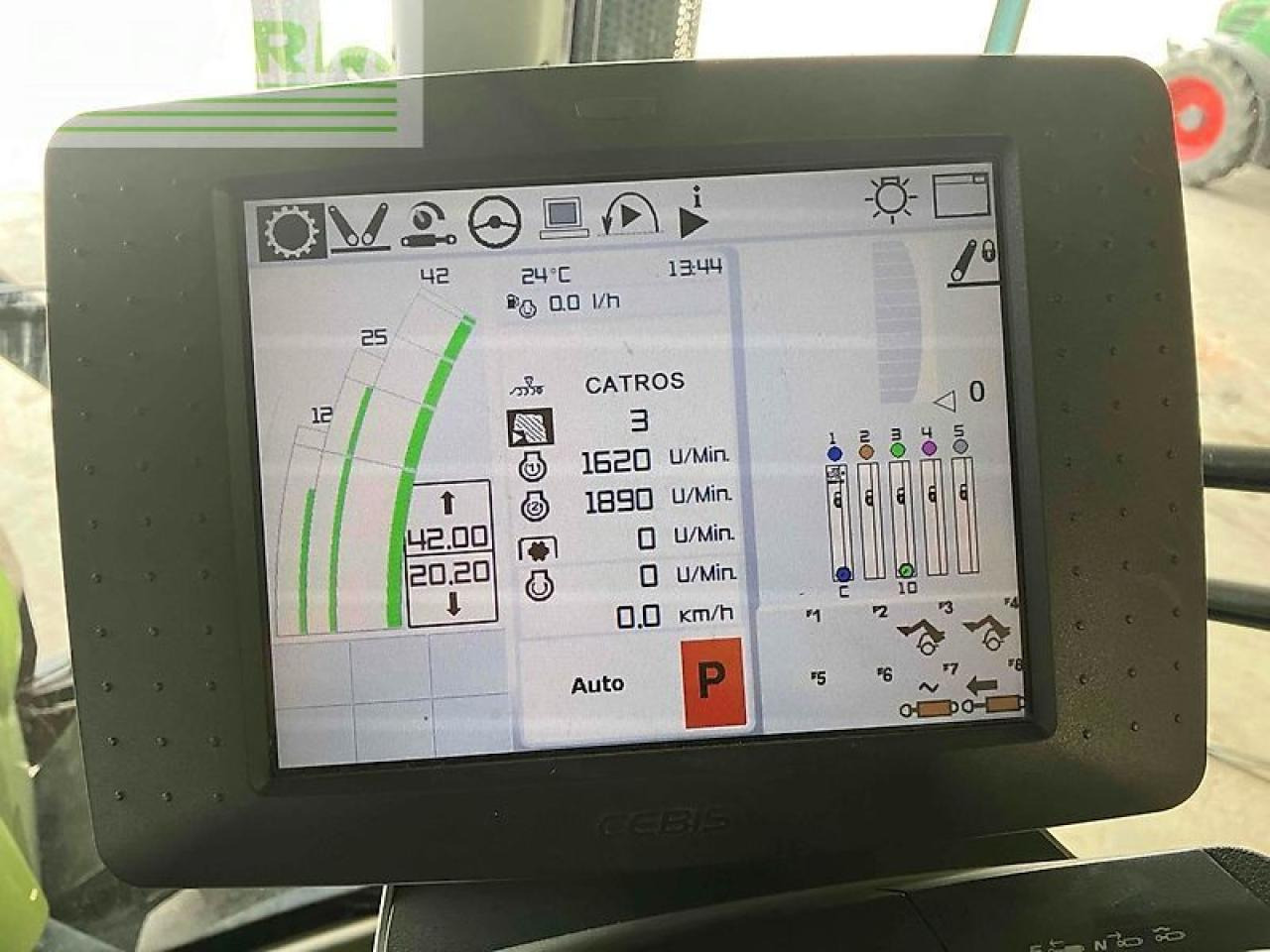 CLAAS axion 830 cmatic CMATIC - Traktors: foto 3 CLAAS axion 830 cmatic CMATIC - Traktors: foto 3