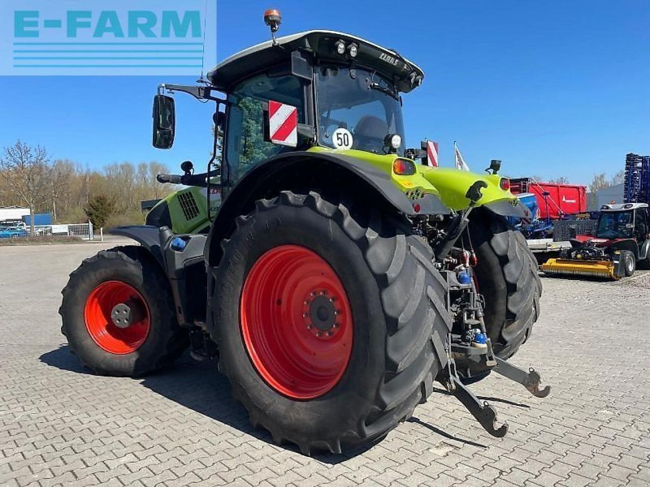 CLAAS axion 850 cmatic - stage v ci - Traktors: foto 4 CLAAS axion 850 cmatic - stage v ci - Traktors: foto 4