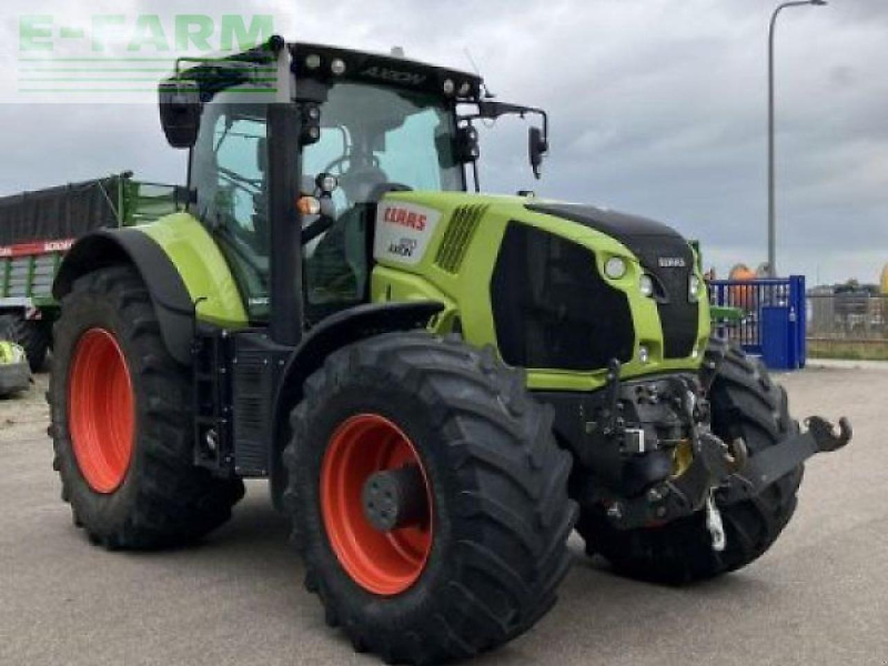 CLAAS axion 870 cmatic gps rtk CMATIC - Traktors: foto 2 CLAAS axion 870 cmatic gps rtk CMATIC - Traktors: foto 2