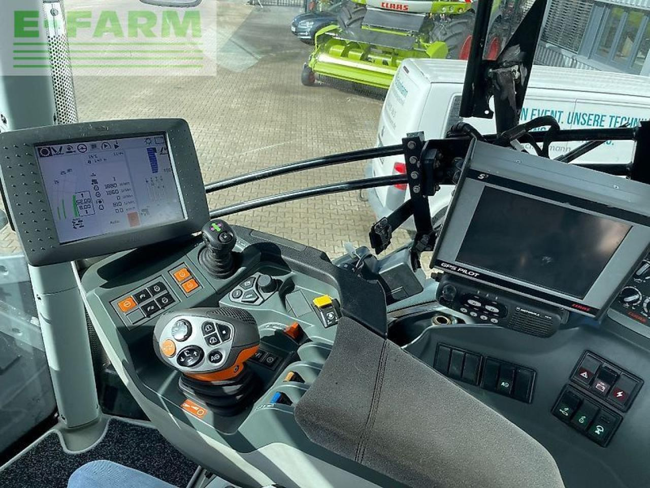 CLAAS axion 920 cmatic - Traktors: foto 2 CLAAS axion 920 cmatic - Traktors: foto 2
