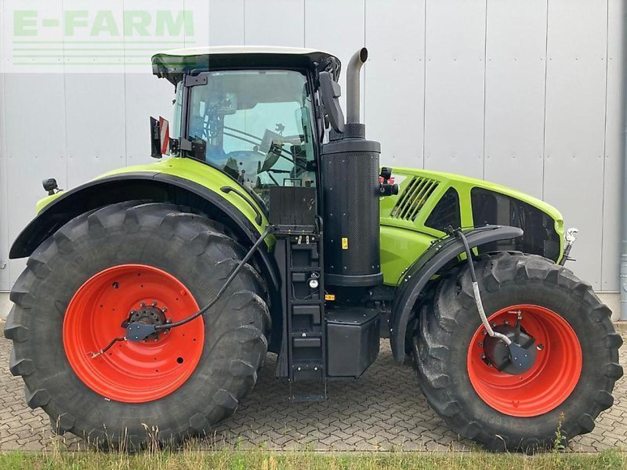 CLAAS axion 950 cmatic - Traktors: foto 1 CLAAS axion 950 cmatic - Traktors: foto 1