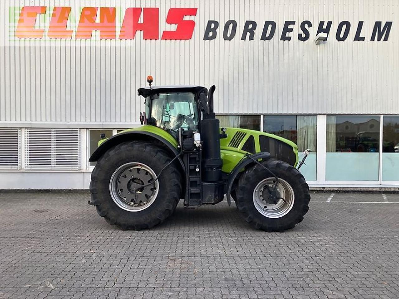 CLAAS axion 950 cmatic ctic - Traktors: foto 3 CLAAS axion 950 cmatic ctic - Traktors: foto 3