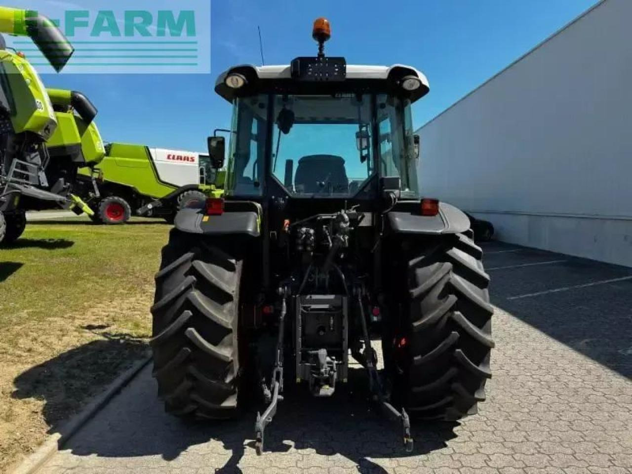 CLAAS axos 240 stage v - Traktors: foto 4 CLAAS axos 240 stage v - Traktors: foto 4