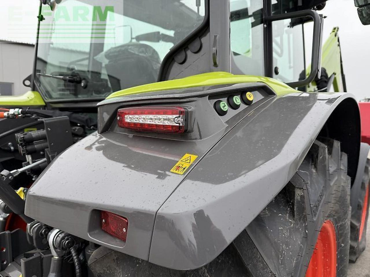 CLAAS axos 3.105 - Traktors: foto 5 CLAAS axos 3.105 - Traktors: foto 5