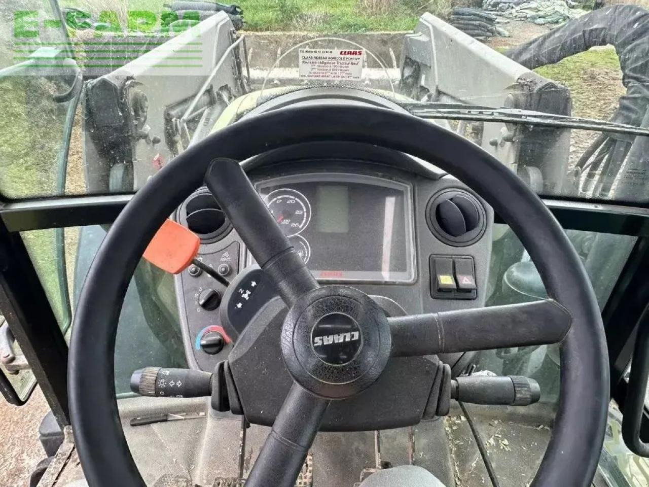 CLAAS axos 340 - Traktors: foto 4 CLAAS axos 340 - Traktors: foto 4