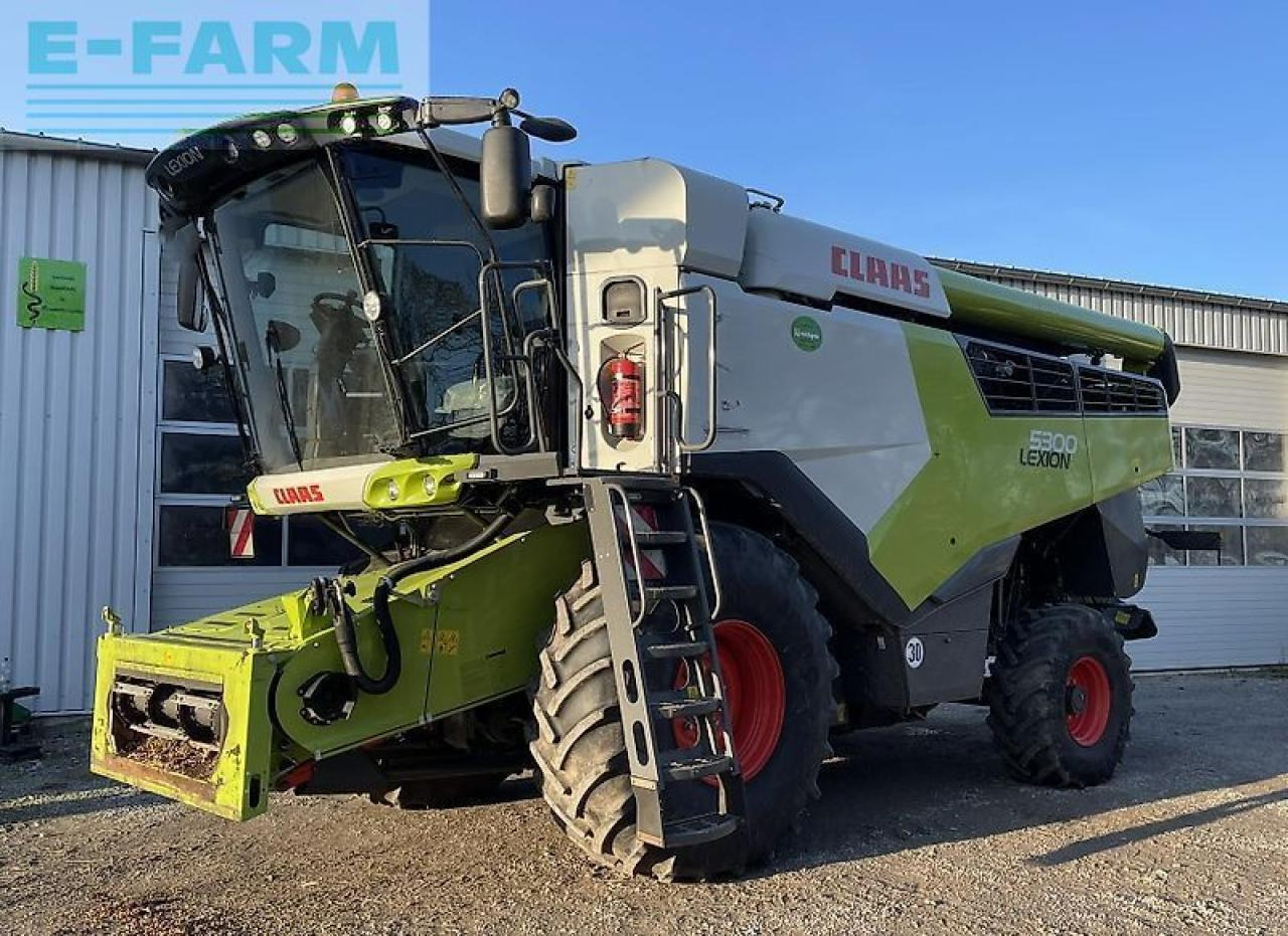 CLAAS lexion 5300 - Labības kombains: foto 1 CLAAS lexion 5300 - Labības kombains: foto 1