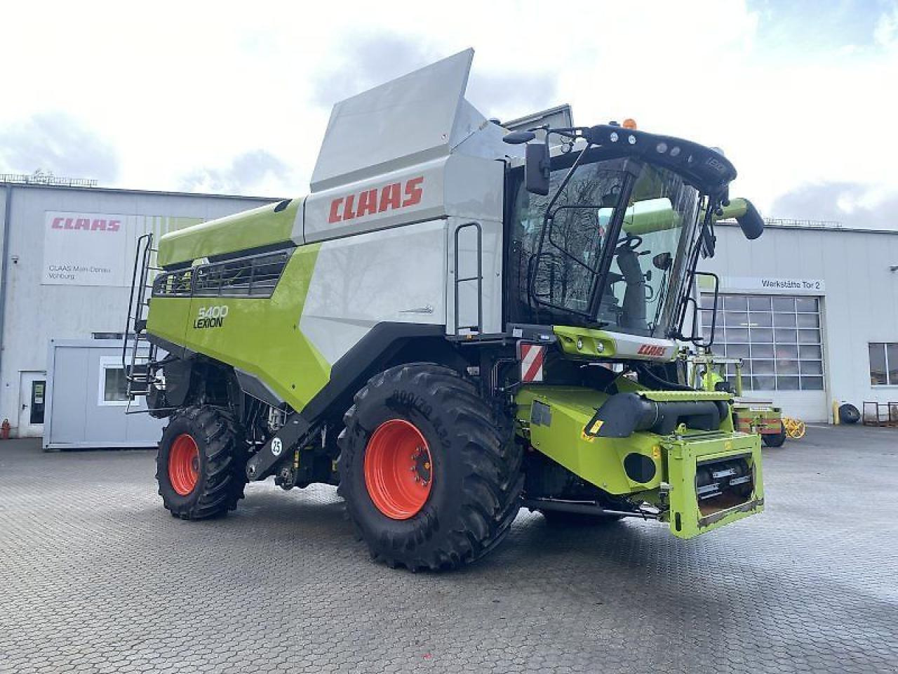 CLAAS lexion 5400 mit finanzierung - Labības kombains: foto 1 CLAAS lexion 5400 mit finanzierung - Labības kombains: foto 1