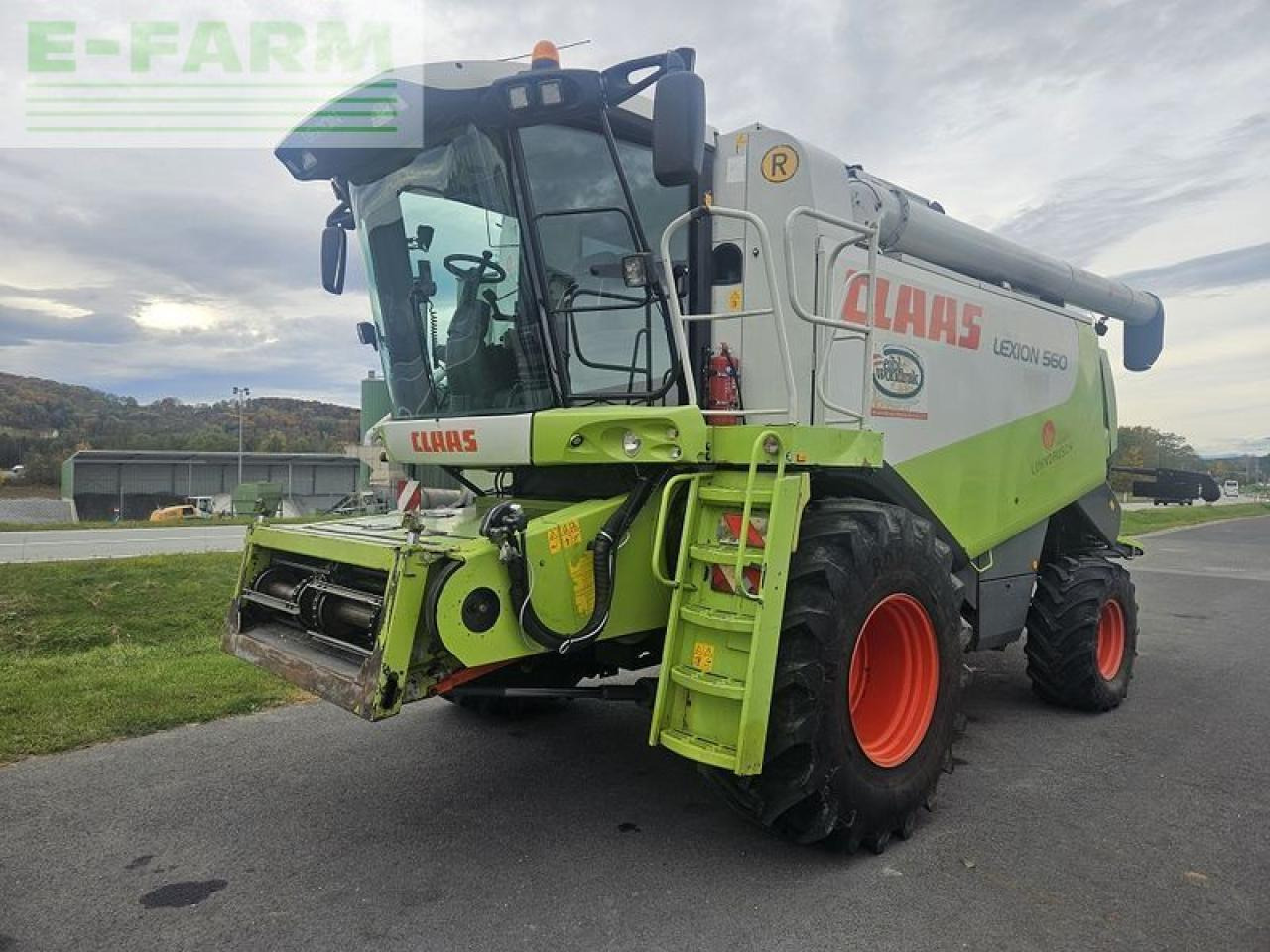 CLAAS lexion 560 - Labības kombains: foto 1 CLAAS lexion 560 - Labības kombains: foto 1