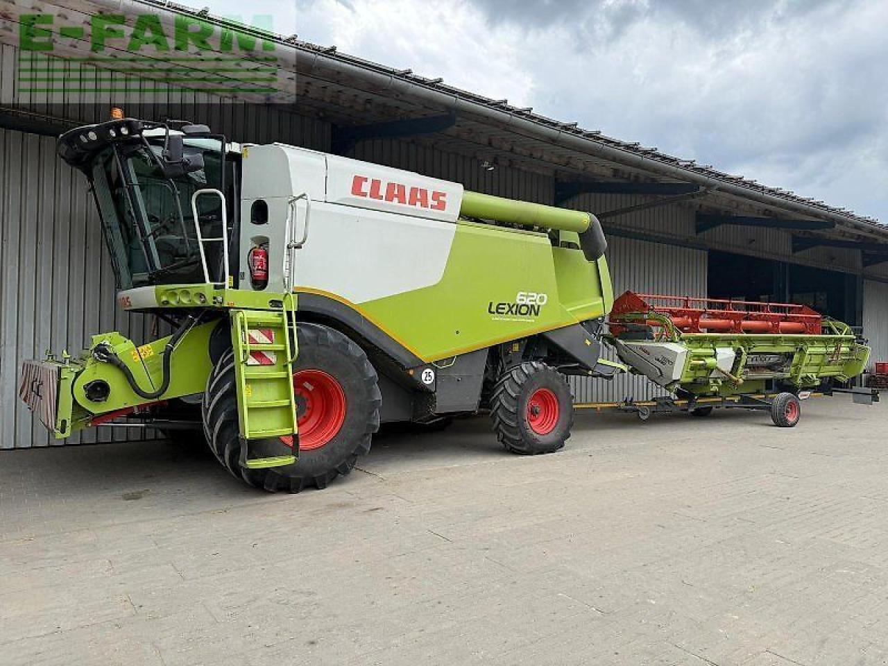 CLAAS lexion 620 - Labības kombains: foto 1 CLAAS lexion 620 - Labības kombains: foto 1