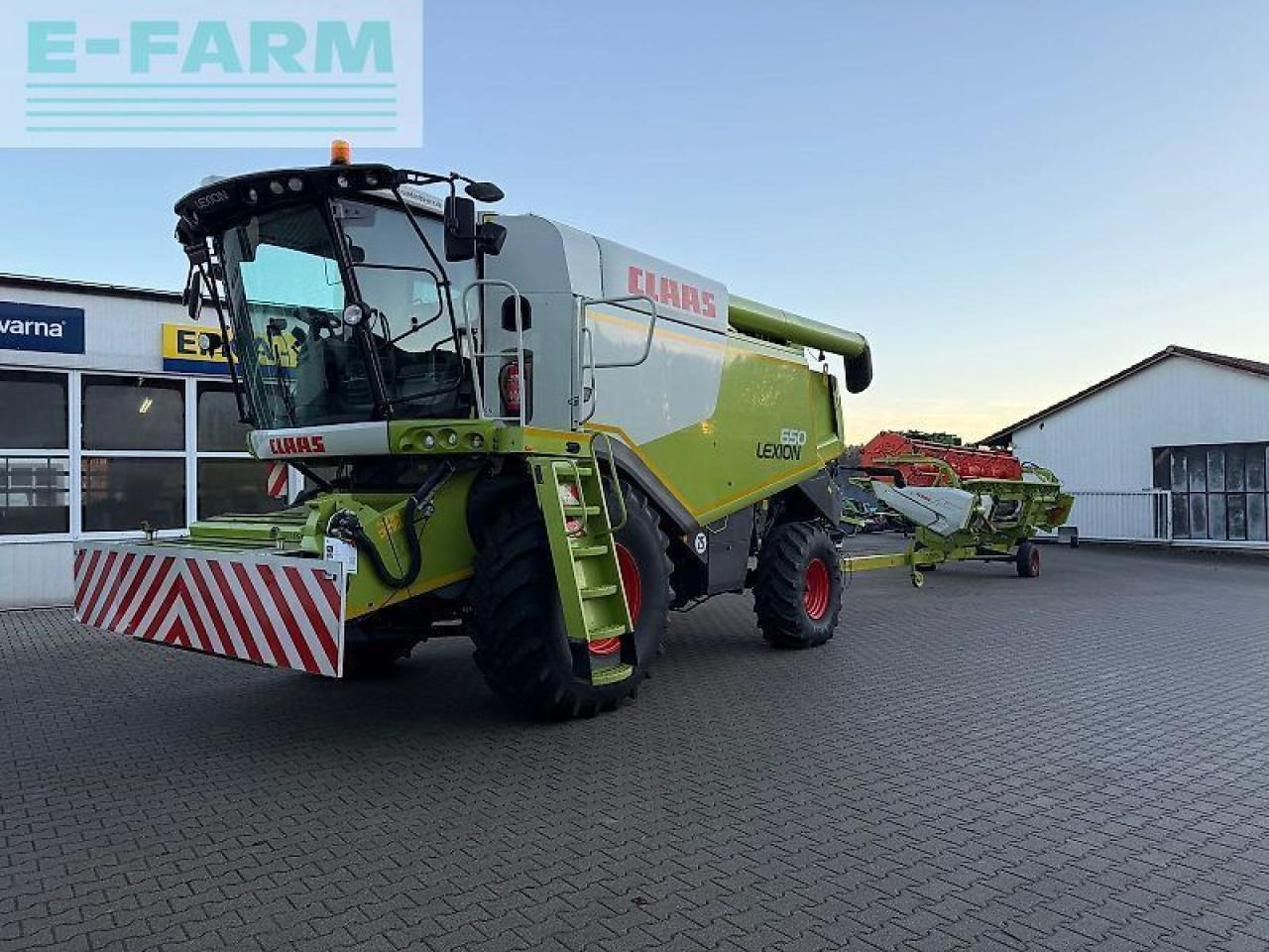 CLAAS lexion 650 (stage iiib) - Labības kombains: foto 1 CLAAS lexion 650 (stage iiib) - Labības kombains: foto 1