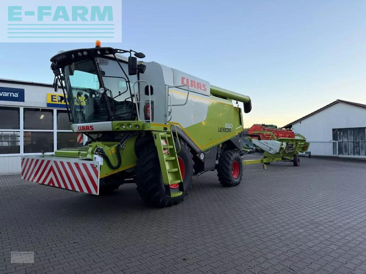 CLAAS lexion 650 (stage iiib) - Labības kombains: foto 1 CLAAS lexion 650 (stage iiib) - Labības kombains: foto 1