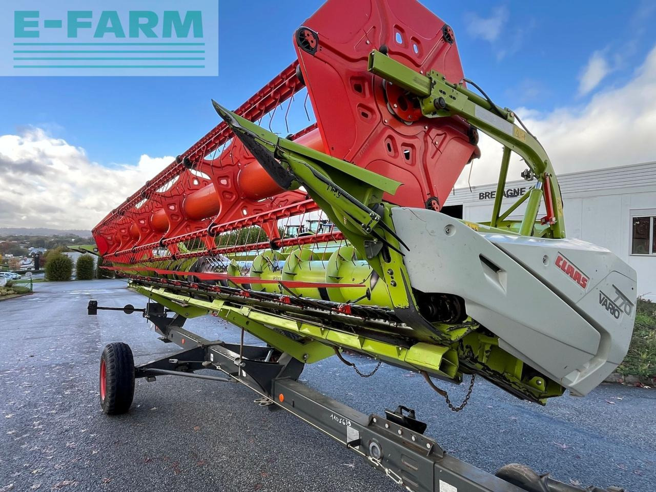 CLAAS lexion 650 t3 - Labības kombains: foto 2 CLAAS lexion 650 t3 - Labības kombains: foto 2