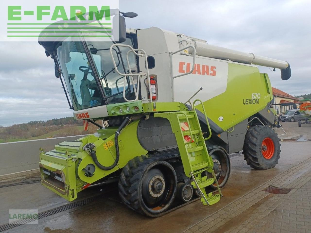 CLAAS lexion 670 tt terratrac v 900 - Labības kombains: foto 1 CLAAS lexion 670 tt terratrac v 900 - Labības kombains: foto 1