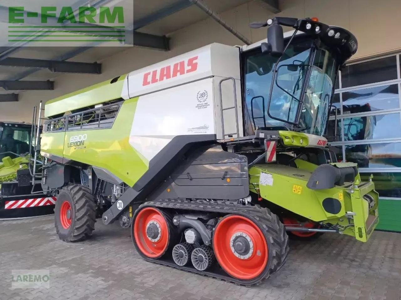 CLAAS lexion 6900 terratrac + vario v 930 - Labības kombains: foto 1 CLAAS lexion 6900 terratrac + vario v 930 - Labības kombains: foto 1
