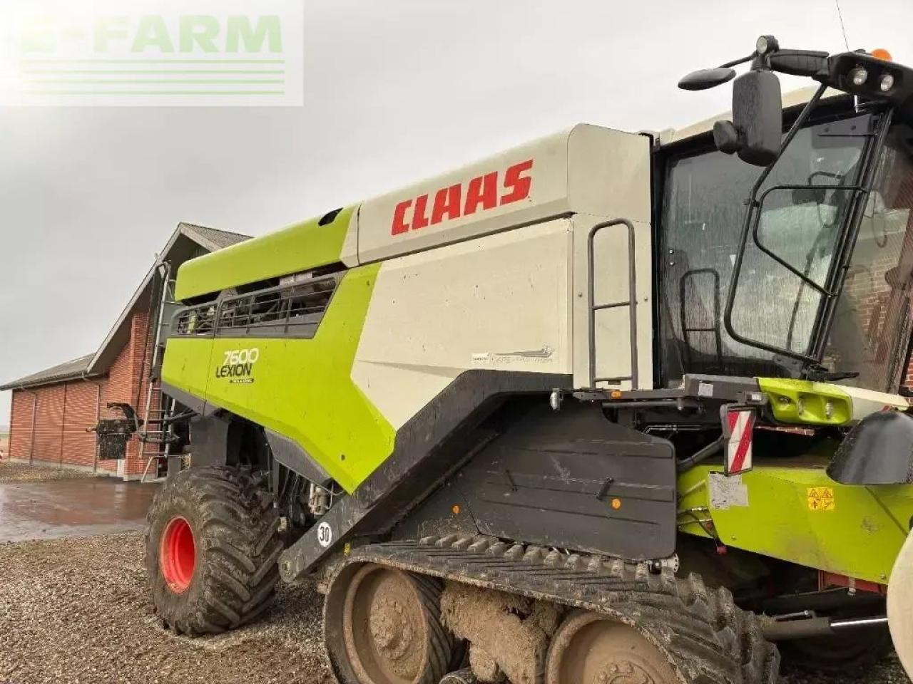 CLAAS lexion 7600 tt 4wd - Labības kombains: foto 2 CLAAS lexion 7600 tt 4wd - Labības kombains: foto 2