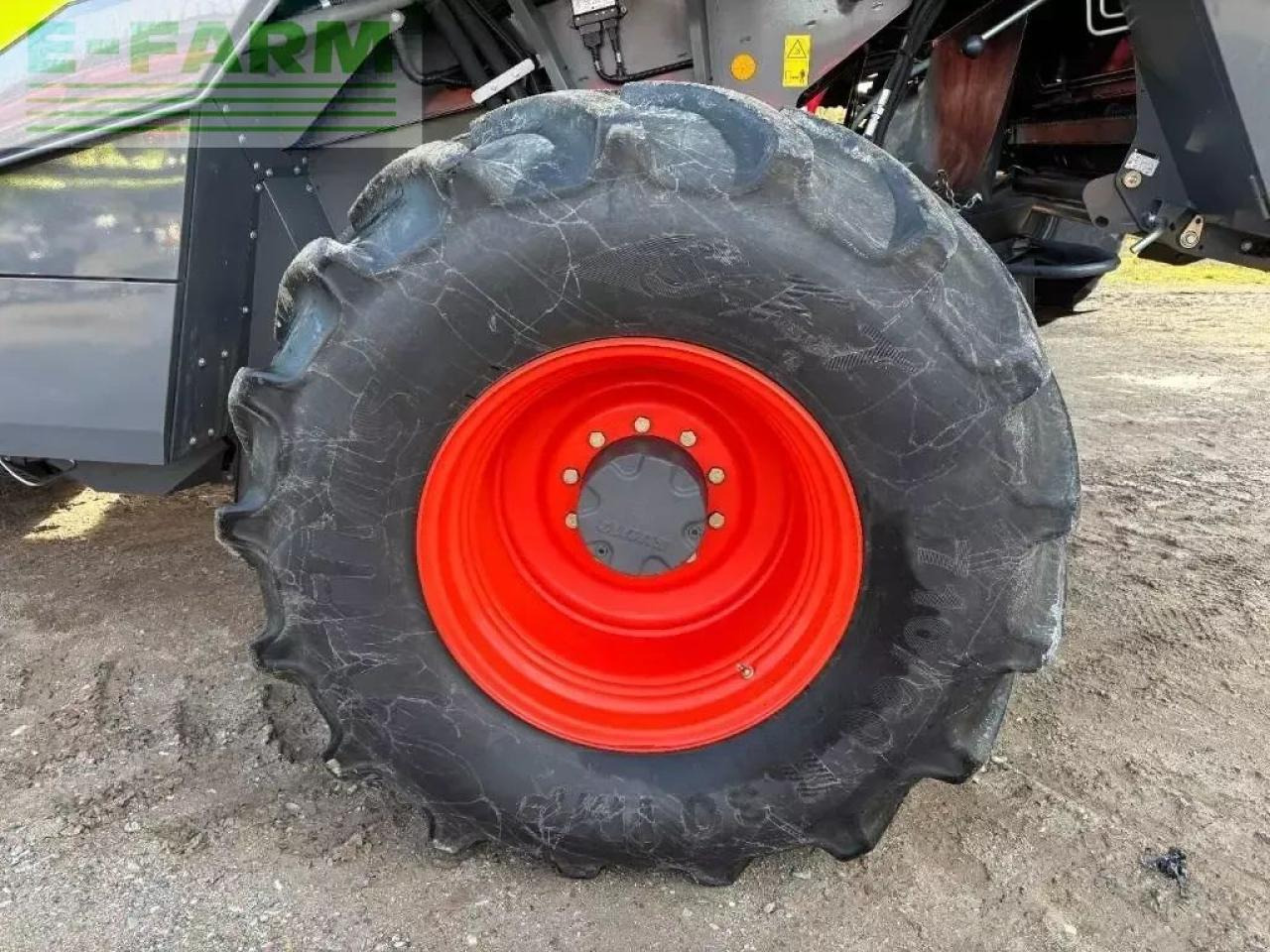 Labības kombains CLAAS lexion 8800 4wd: foto 9 Labības kombains CLAAS lexion 8800 4wd: foto 9