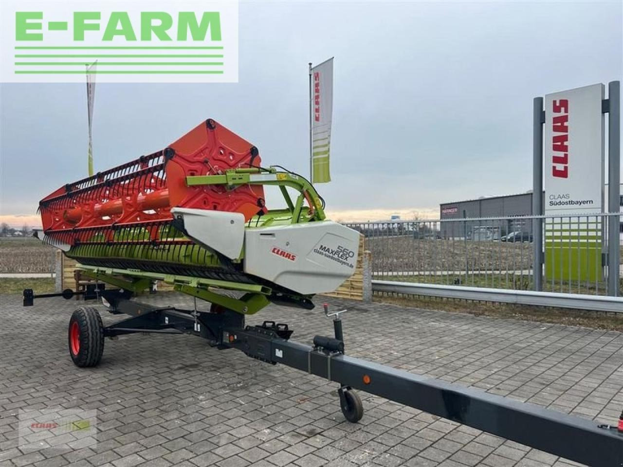 CLAAS maxflex 560 + tw - Traktors: foto 1 CLAAS maxflex 560 + tw - Traktors: foto 1