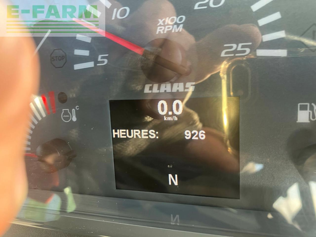 CLAAS nexos 220 ve cabine 4rm - Traktors: foto 4 CLAAS nexos 220 ve cabine 4rm - Traktors: foto 4