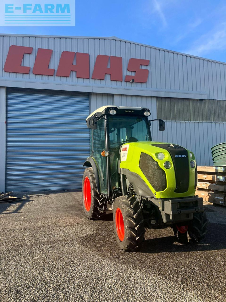CLAAS nexos 220 ve cabine 4rm - Traktors: foto 1 CLAAS nexos 220 ve cabine 4rm - Traktors: foto 1