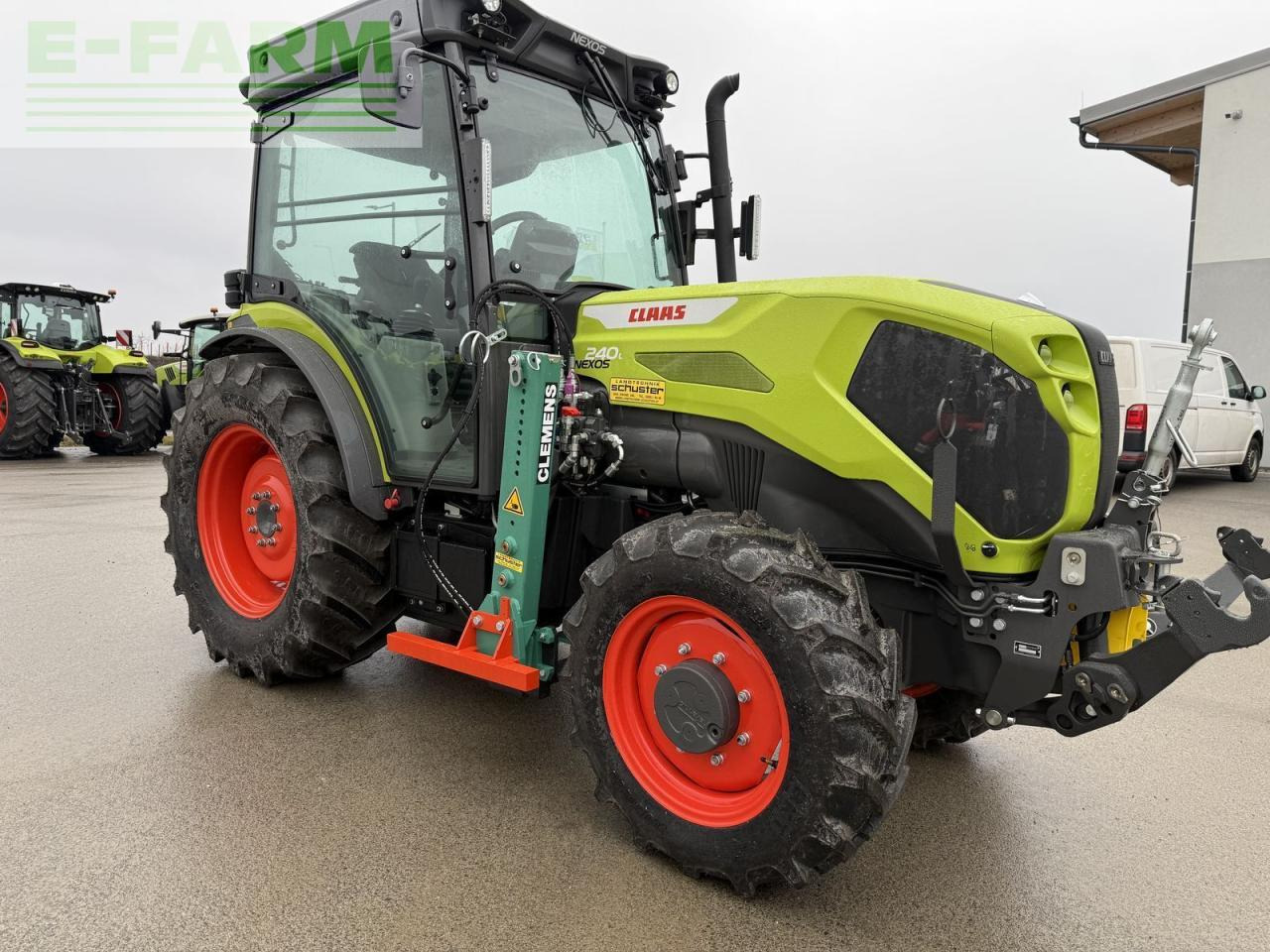 CLAAS nexos 240 l comfort - Traktors: foto 1 CLAAS nexos 240 l comfort - Traktors: foto 1