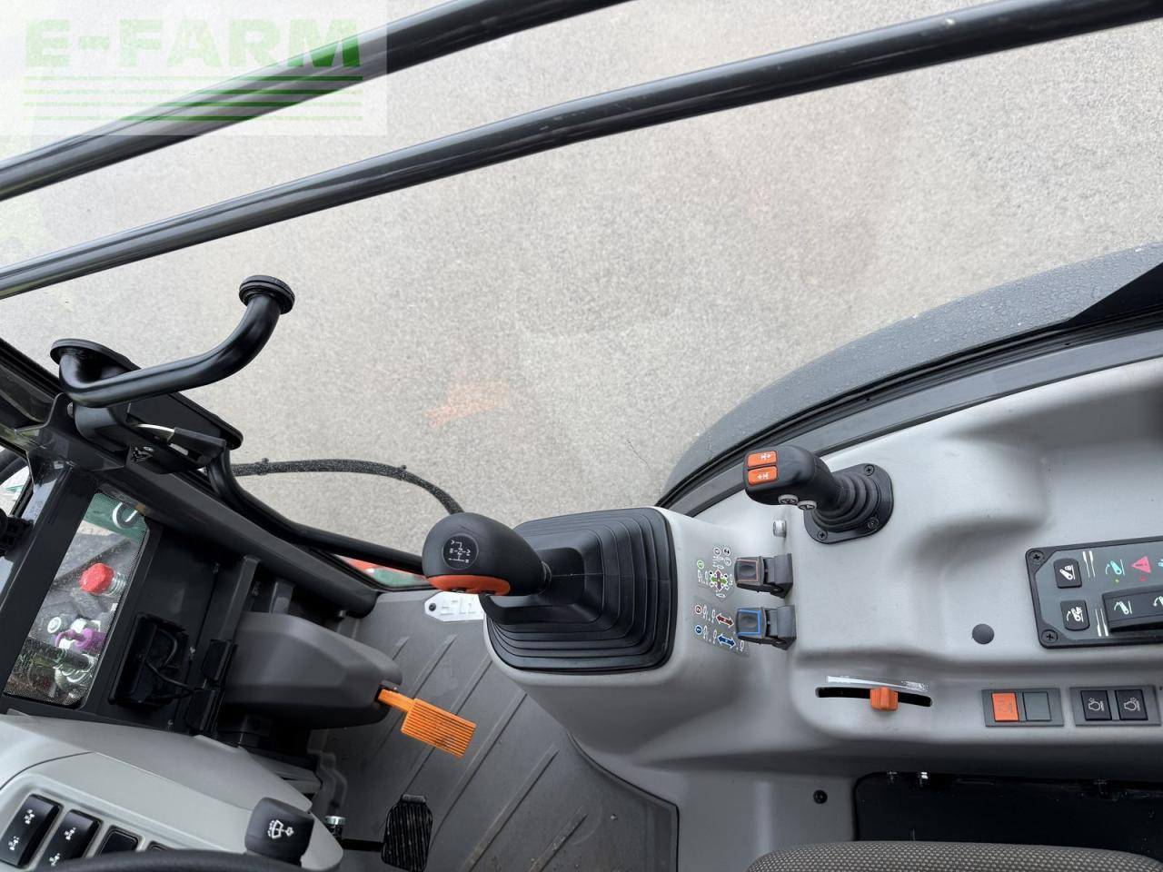 CLAAS nexos 240 l comfort - Traktors: foto 3 CLAAS nexos 240 l comfort - Traktors: foto 3