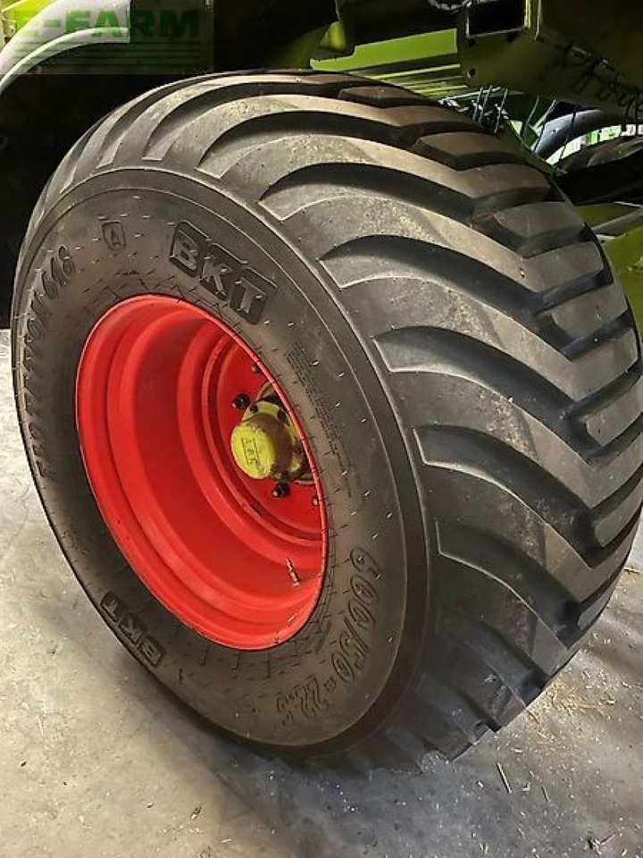 CLAAS quadrant 2200 rc - Kīpu prese: foto 2 CLAAS quadrant 2200 rc - Kīpu prese: foto 2