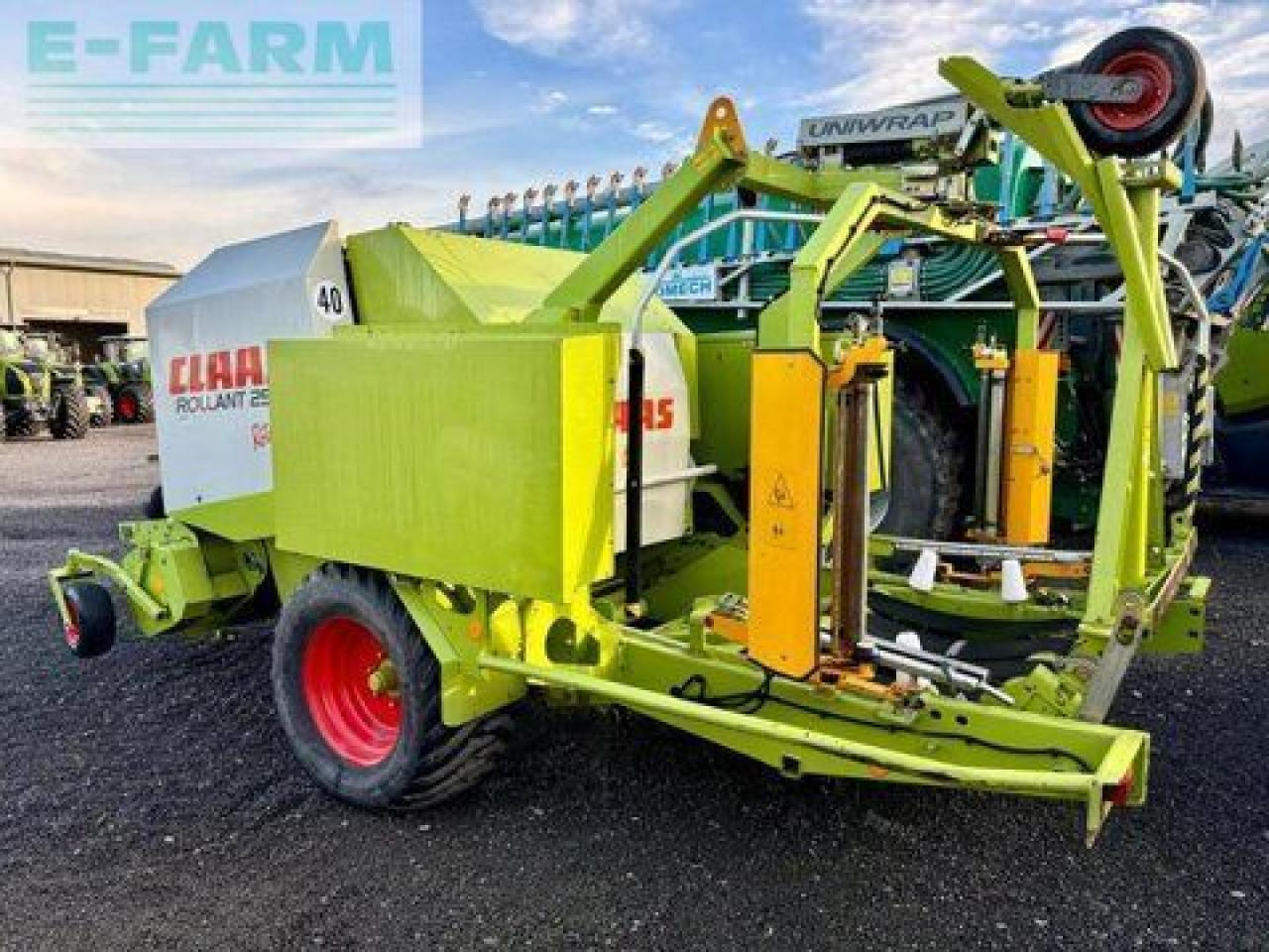 CLAAS rollant 255 rc uniwrap, presse - Kīpu prese: foto 3 CLAAS rollant 255 rc uniwrap, presse - Kīpu prese: foto 3