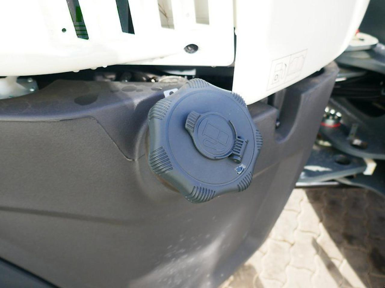 Mini-ekskavators CLAAS torion 644 sinus - eingesetzte vorführmaschine: foto 10