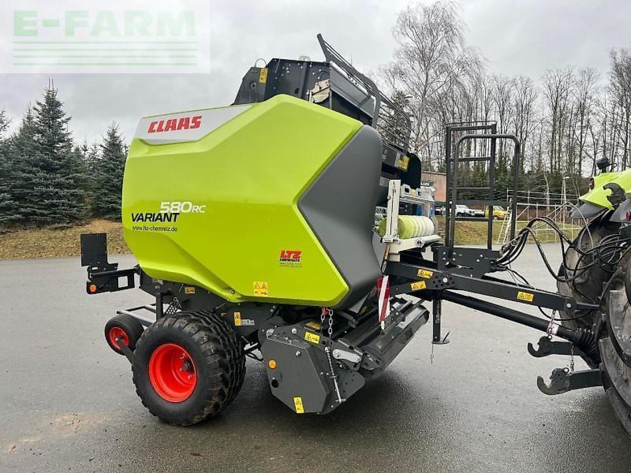 CLAAS variant 580 rc trend - Kīpu prese: foto 1 CLAAS variant 580 rc trend - Kīpu prese: foto 1
