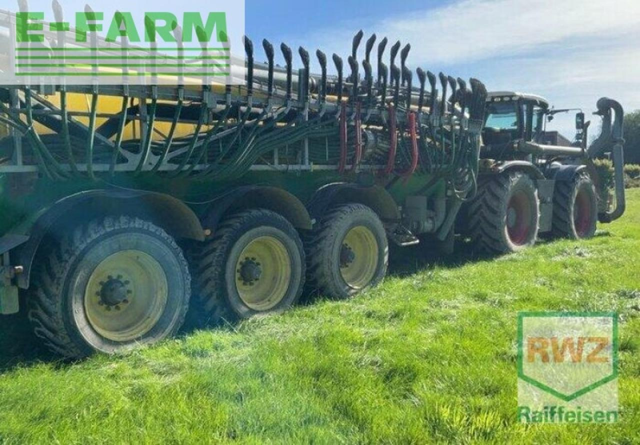 CLAAS xerion 3800 trac - Pašgājējmiglotājs: foto 4 CLAAS xerion 3800 trac - Pašgājējmiglotājs: foto 4