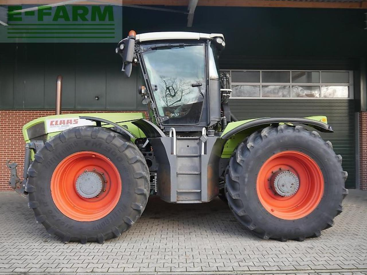 CLAAS xerion 3800 trac vc TRAC VC - Traktors: foto 4 CLAAS xerion 3800 trac vc TRAC VC - Traktors: foto 4